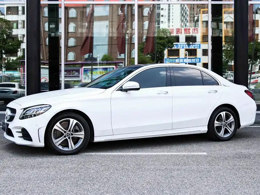 Mercedes-Benz C-Class — миниатюра 2