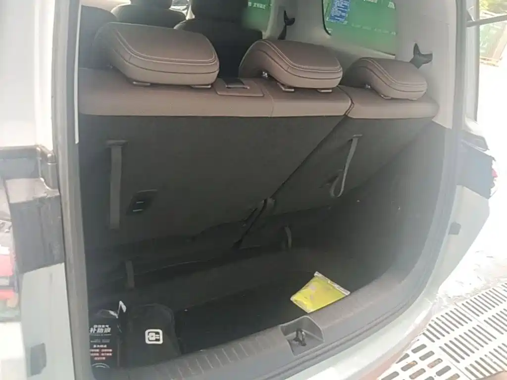 Wuling Xingguang 730 New Energy — миниатюра 19