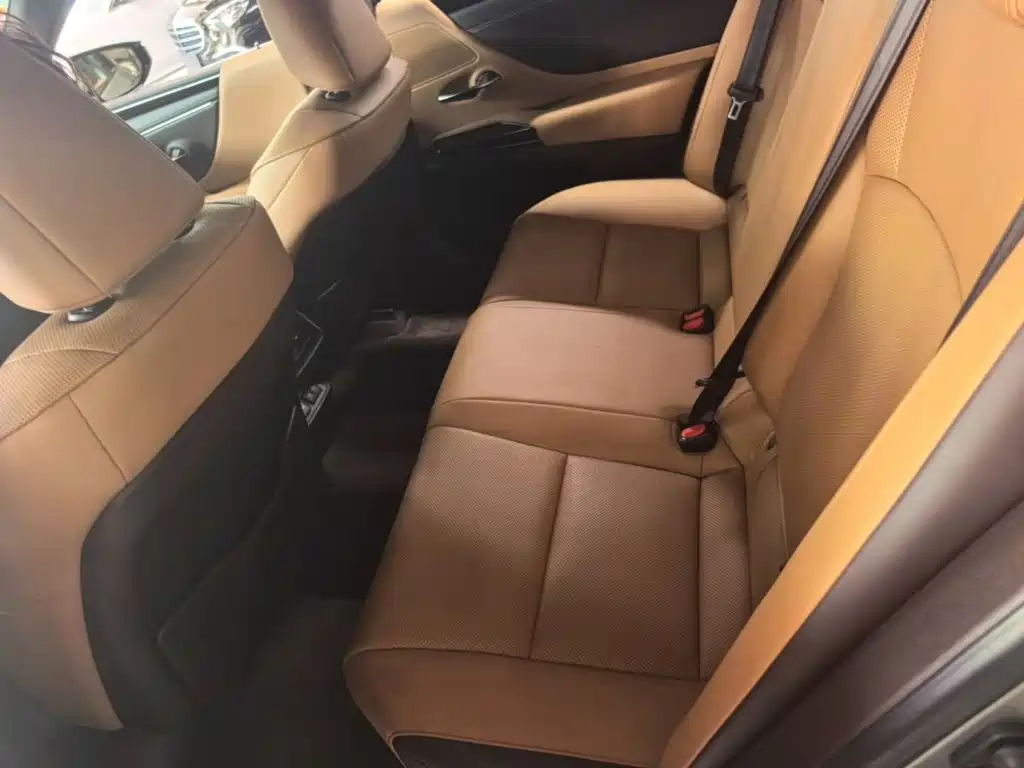 Lexus ES — миниатюра 17