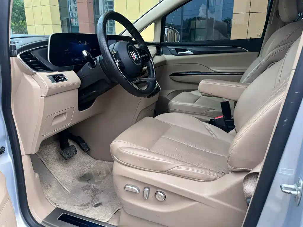 Buick GL8 Hybrid — миниатюра 2