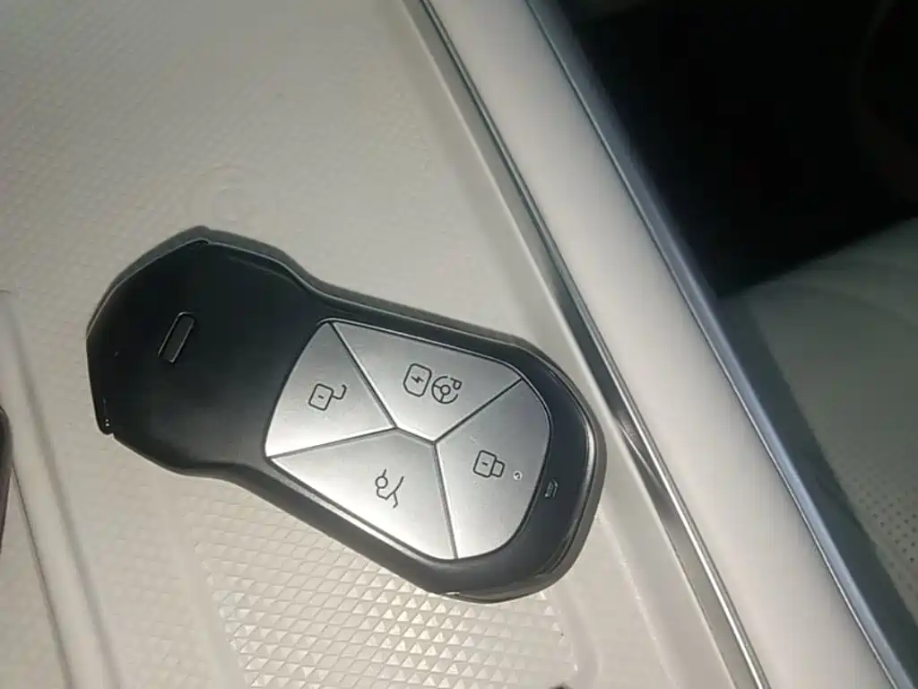 XPeng G9 — миниатюра 9