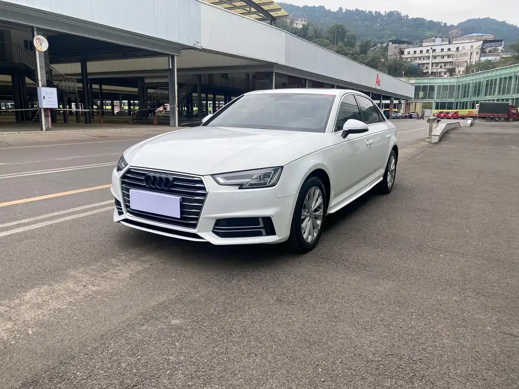 Audi A4L 2019
