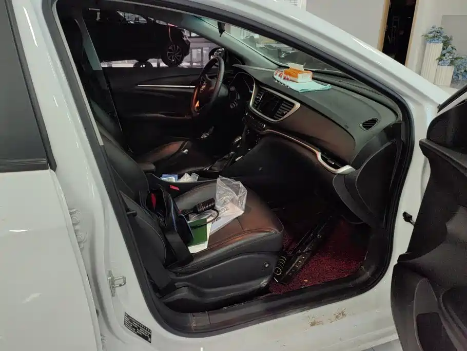 Buick Excelle — миниатюра 8