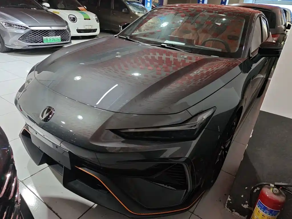 Changan UNI-V 2025 1.5T 500Bar Luxury Sport