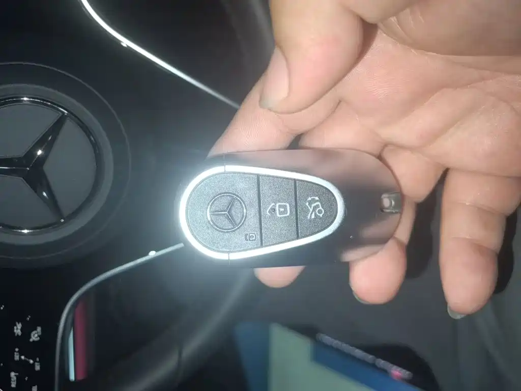 Mercedes-Benz E-Class — миниатюра 12