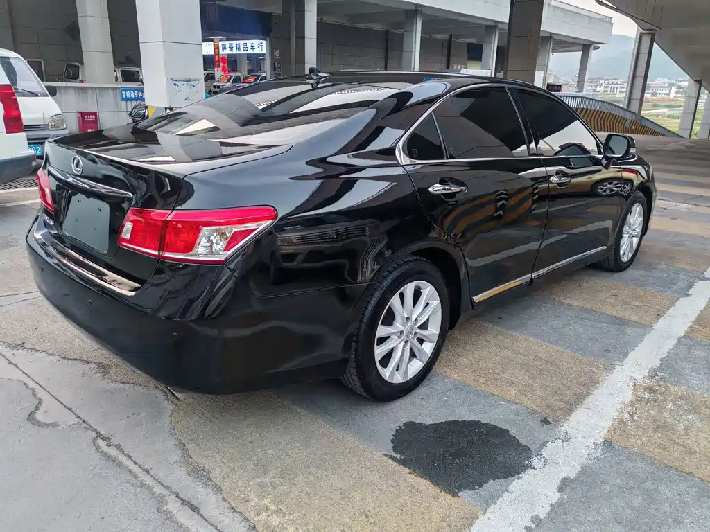 Lexus ES — миниатюра 4