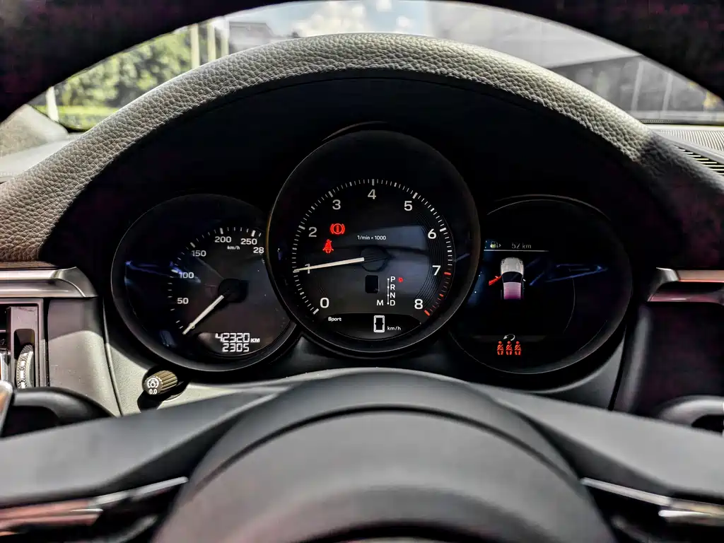 Porsche Macan — миниатюра 20