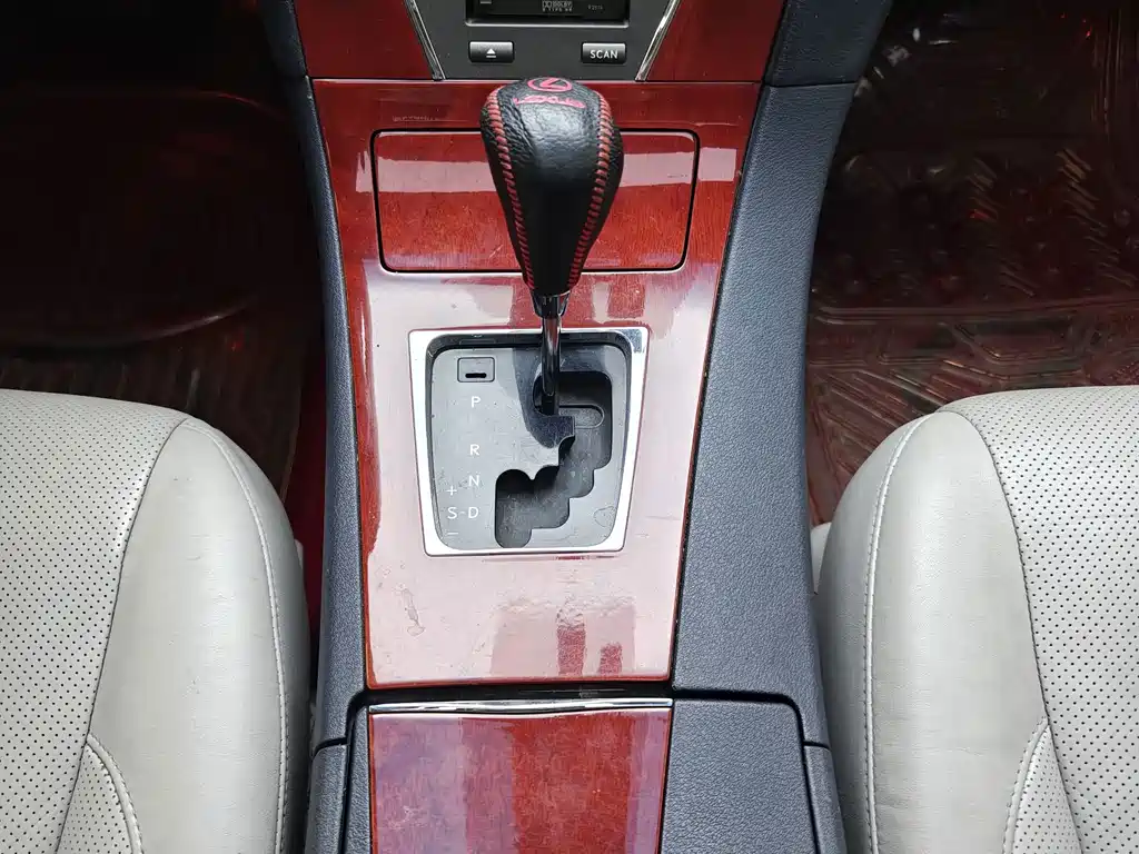 Lexus ES — миниатюра 15