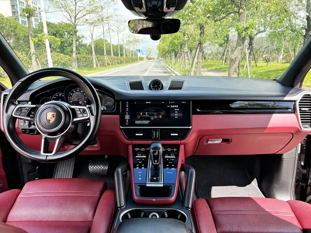 Porsche Cayenne — миниатюра 6