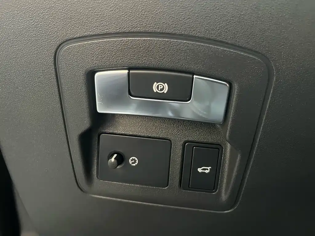 Land Rover Velar — миниатюра 36