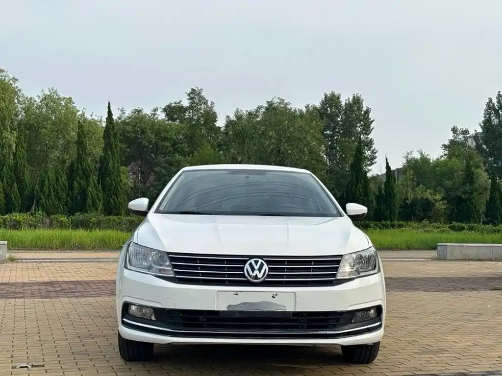 Volkswagen Lavida 2015 1.6L MT