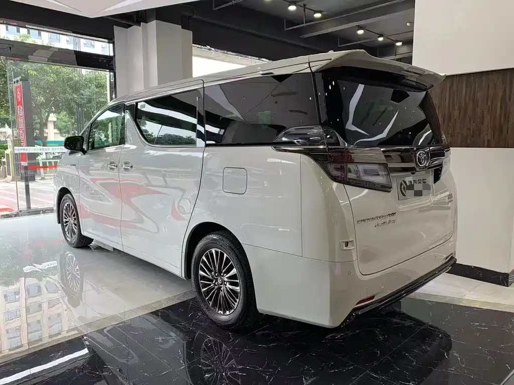 Toyota Vellfire — миниатюра 3