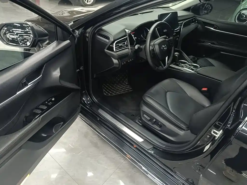 Toyota Camry — миниатюра 16