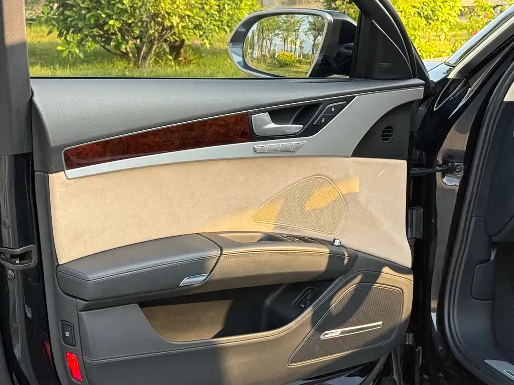 Audi A8 — миниатюра 13