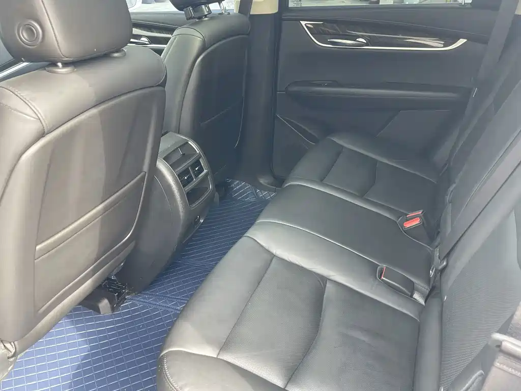 Cadillac XT5 — миниатюра 8