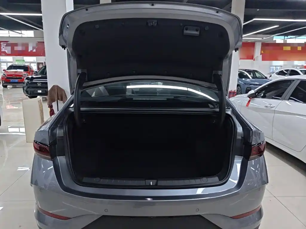 Заказать BYD Qin PLUS 2026 года за 1 795 067 ₽  из Китая