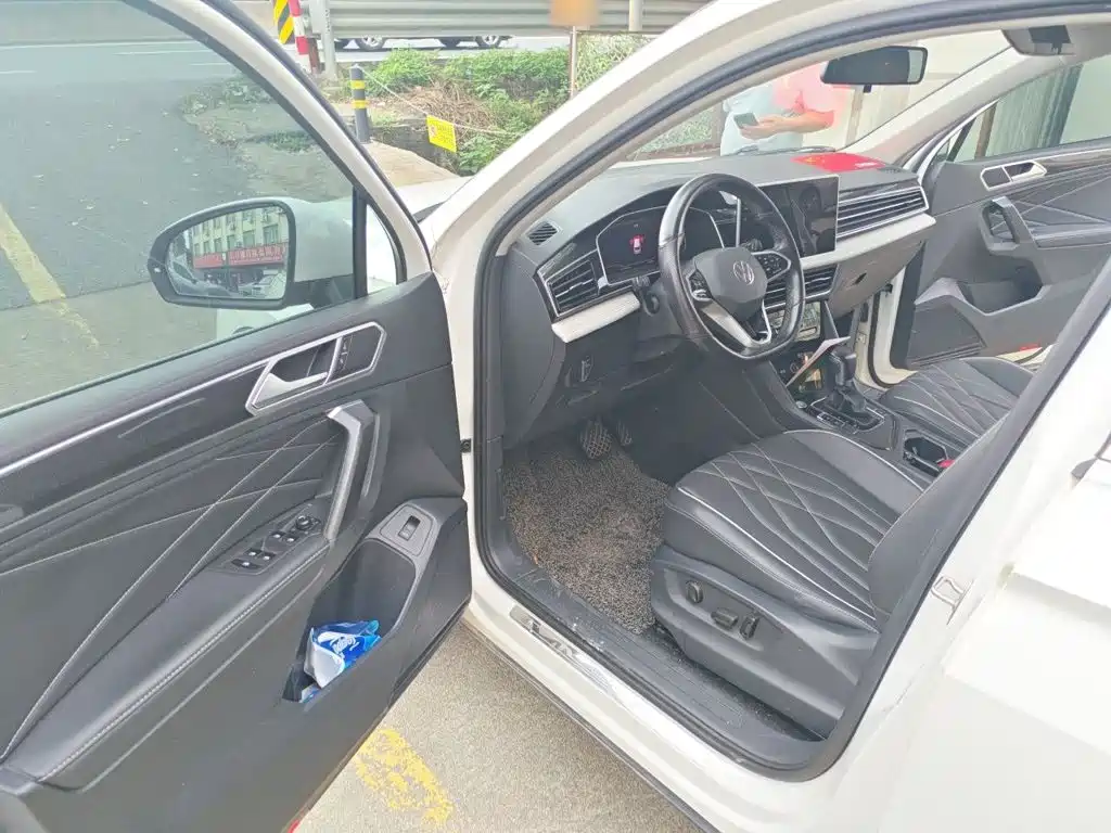 Volkswagen Tiguan L — миниатюра 17