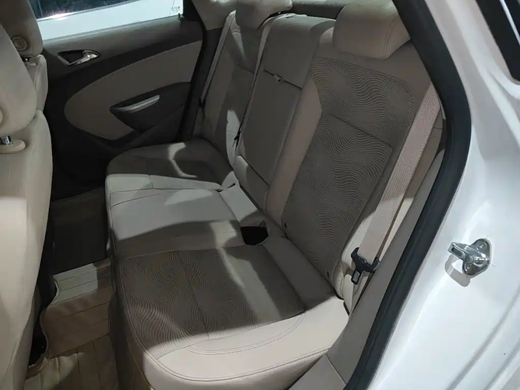 Buick Excelle — миниатюра 17
