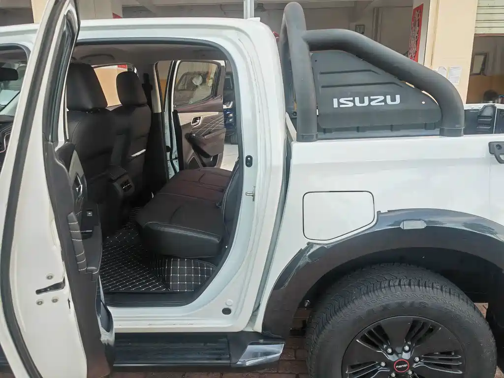 Isuzu D-MAX — миниатюра 8