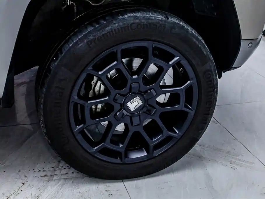 TANK TANK 700 NEW ENERGY