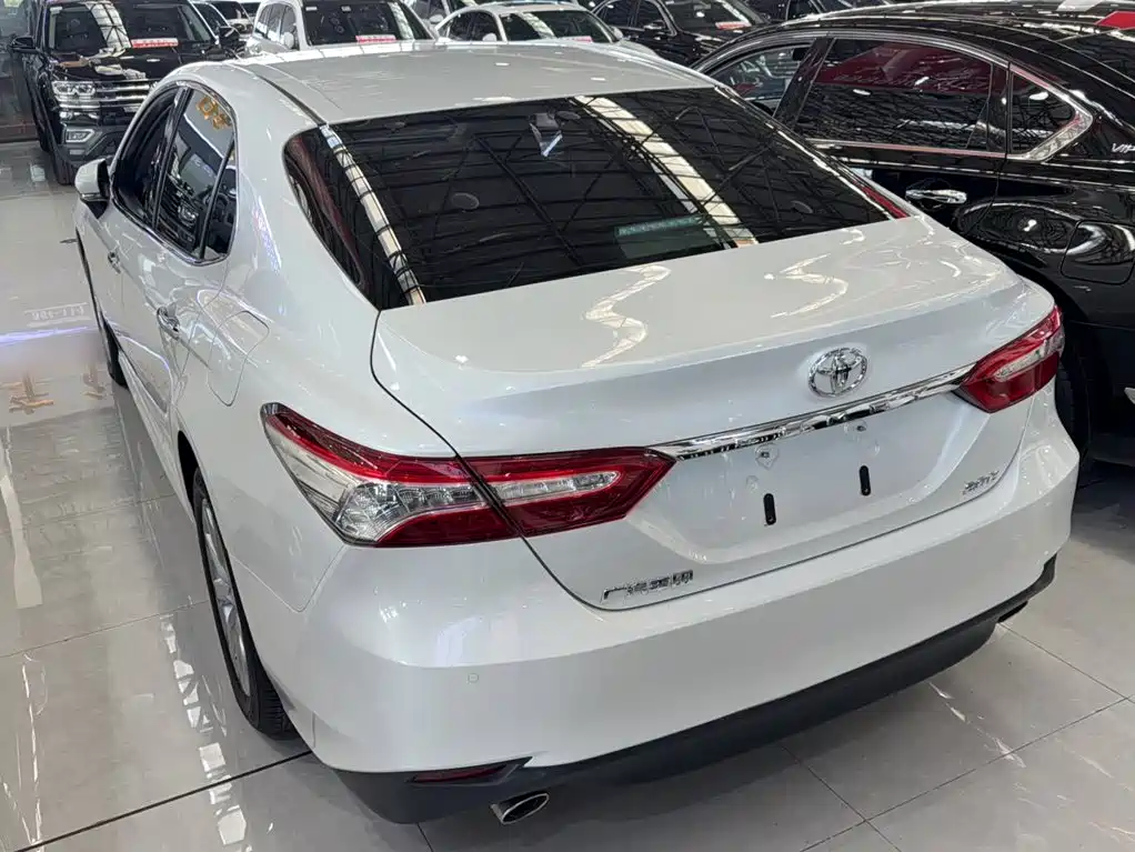 Toyota Camry — миниатюра 7