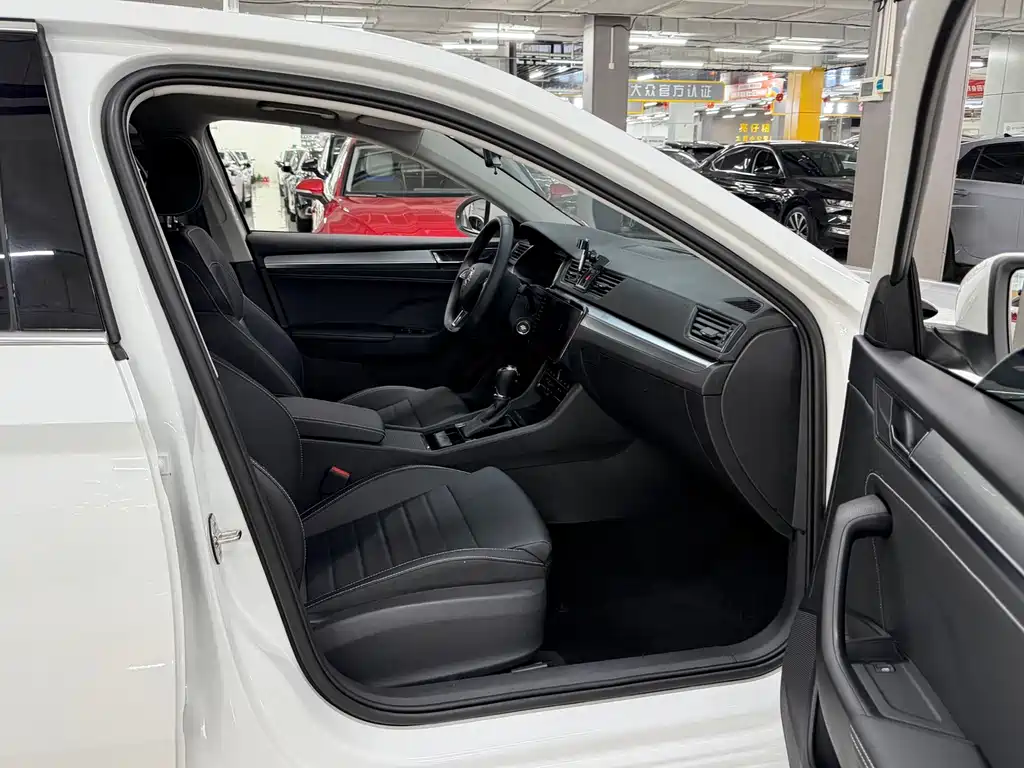 Skoda Superb — миниатюра 13