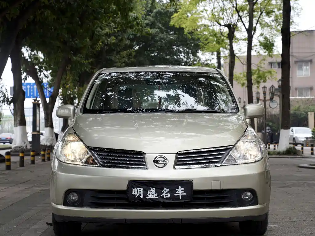Nissan Tiida — миниатюра 2