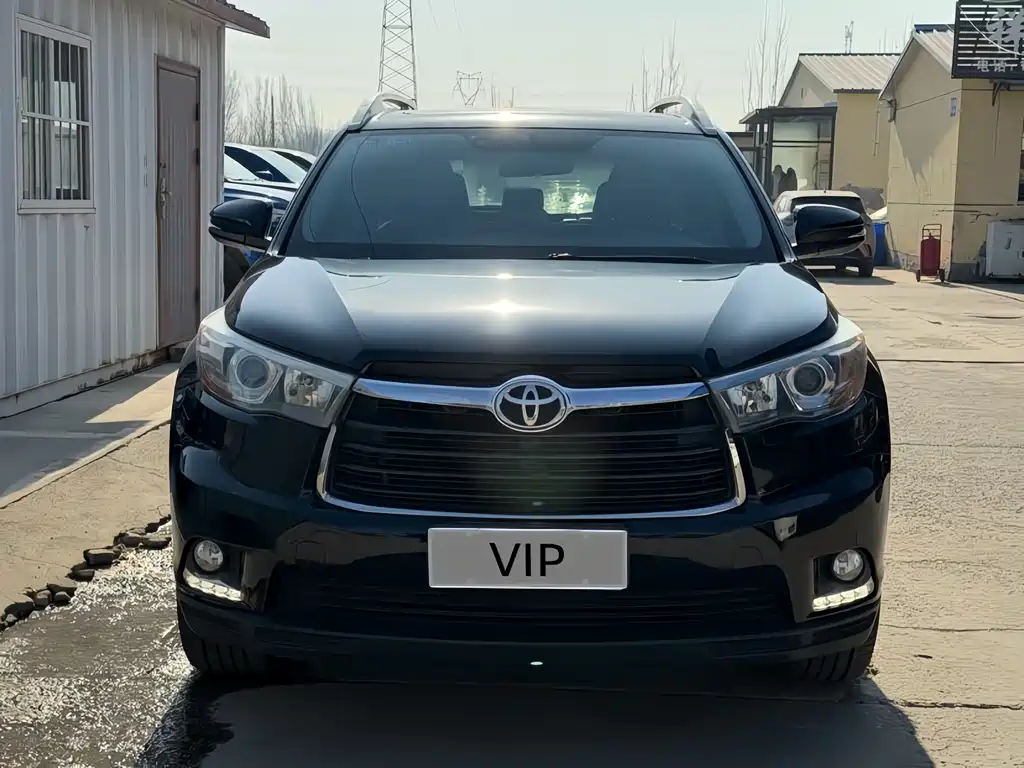 TOYOTA HIGHLANDER