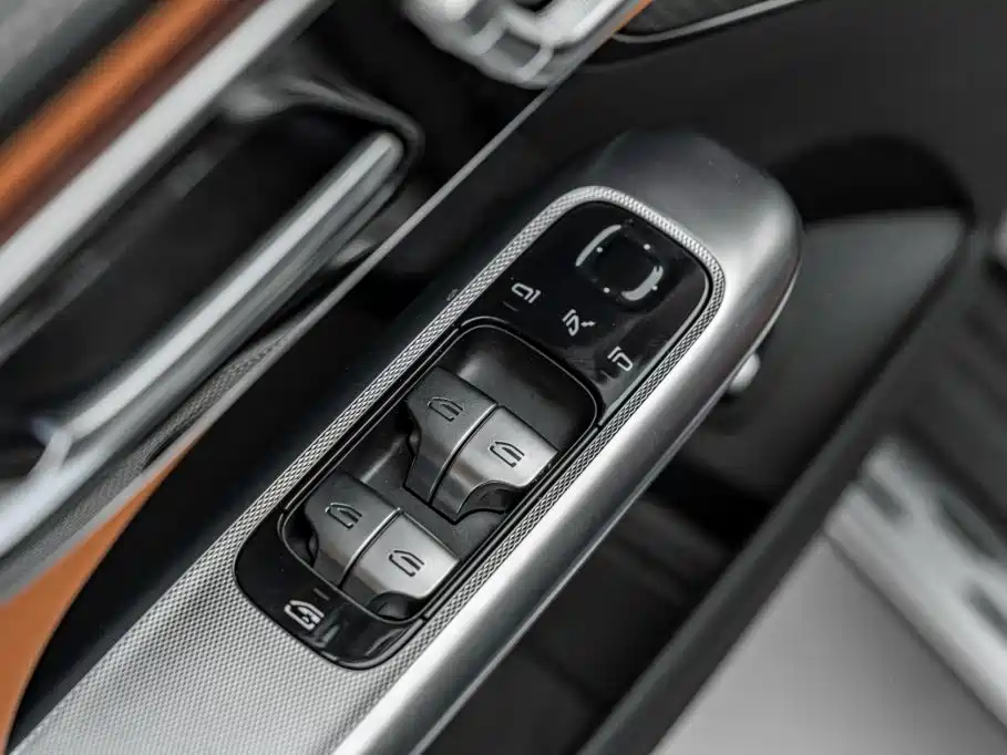 Mercedes-Benz GLC — миниатюра 16