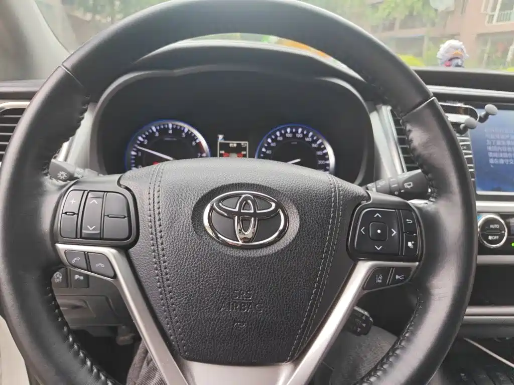 Toyota Highlander — миниатюра 6