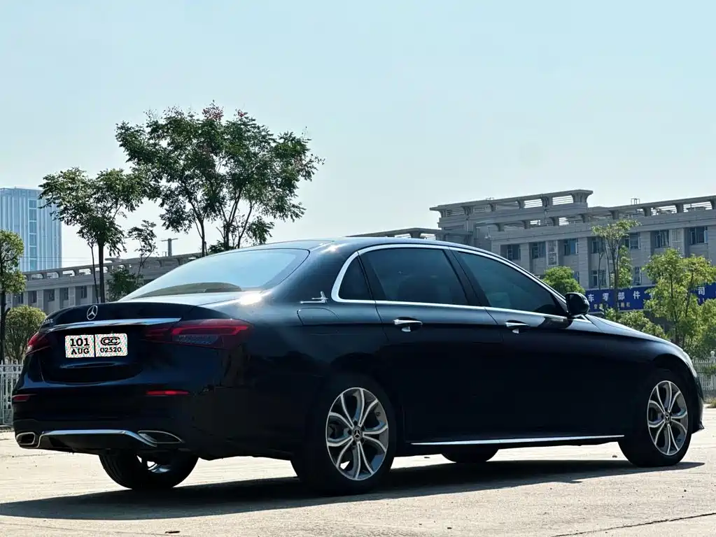 MERCEDES-BENZ E CLASS