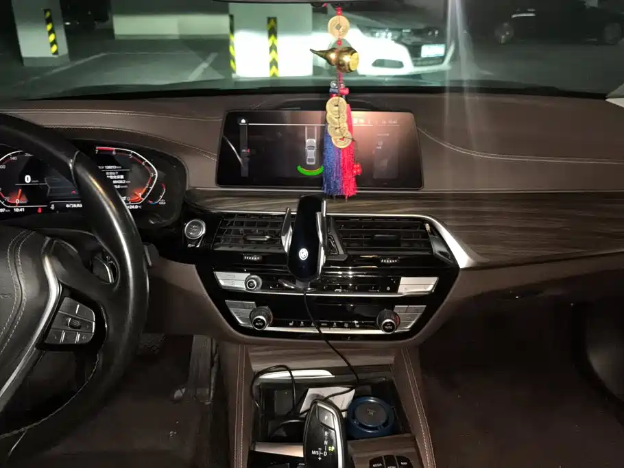 BMW 5 Series — миниатюра 13