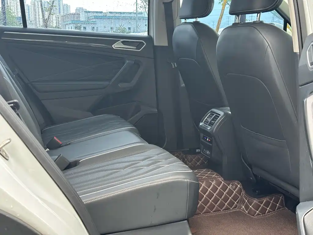Volkswagen Tiguan L — миниатюра 9