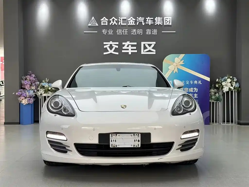 Porsche Panamera 2010 Panamera 4 3.6L