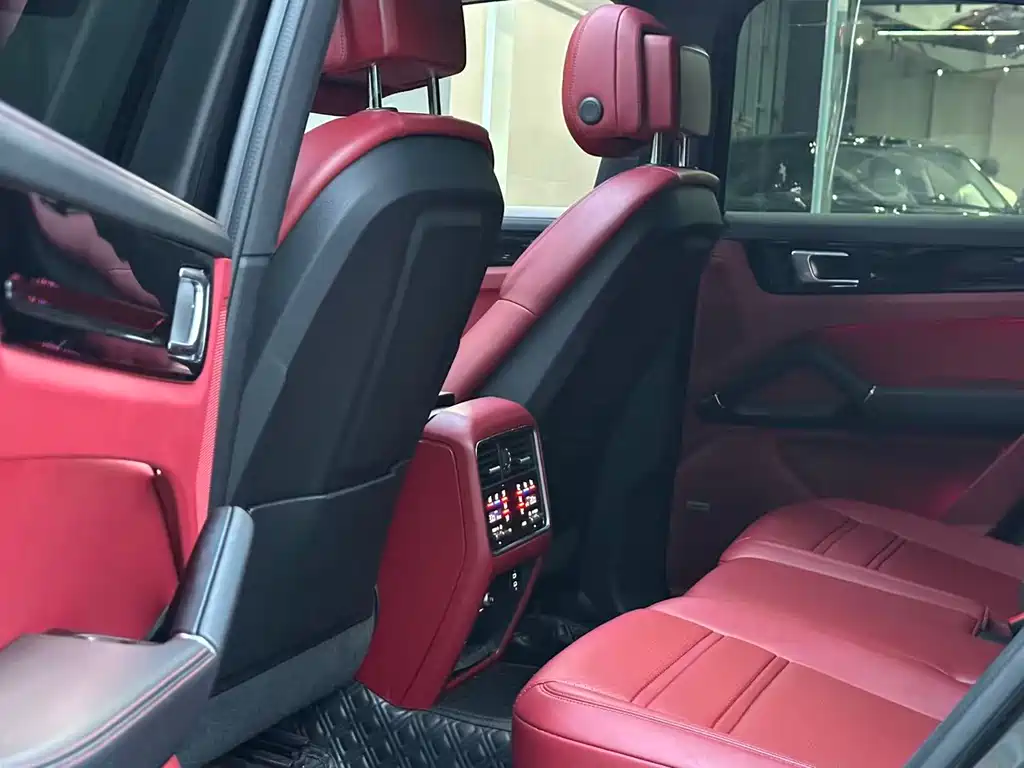 Porsche Cayenne — миниатюра 4