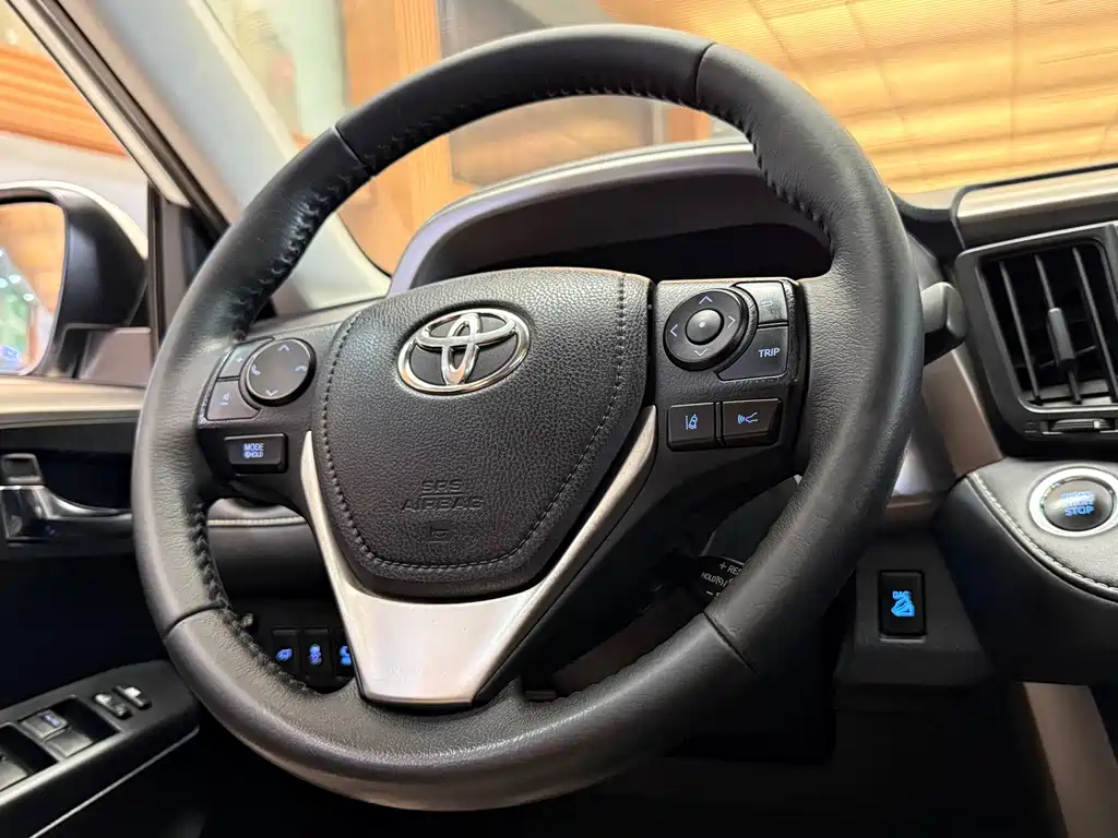 Toyota RAV4 — миниатюра 16