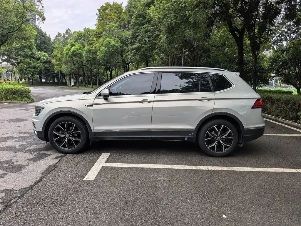 Volkswagen Tiguan L — миниатюра 7