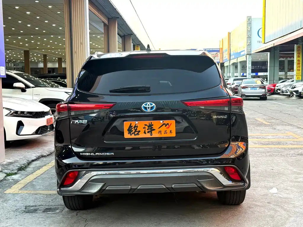 TOYOTA HIGHLANDER