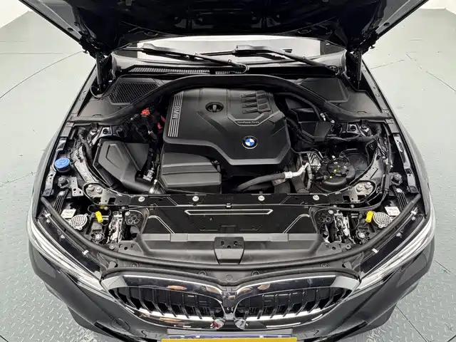 BMW 3 Series — миниатюра 13