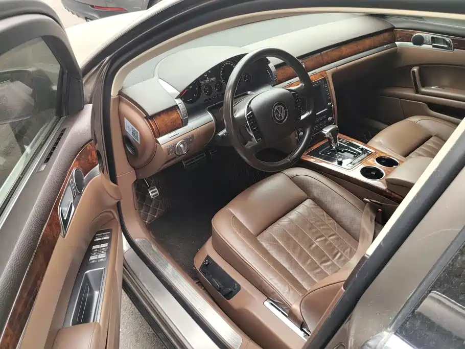 Volkswagen Phaeton — миниатюра 9