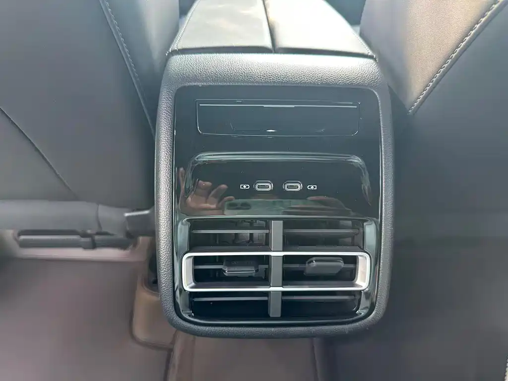 Volkswagen Tiguan L — миниатюра 15