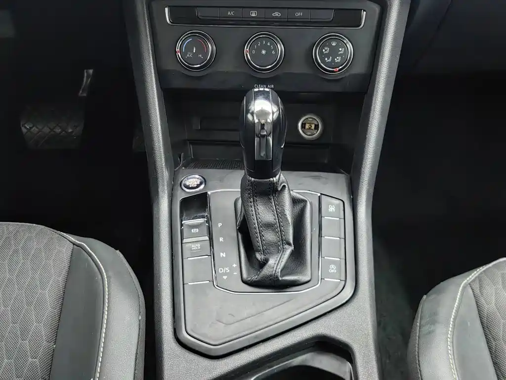 Volkswagen Tiguan L — миниатюра 13