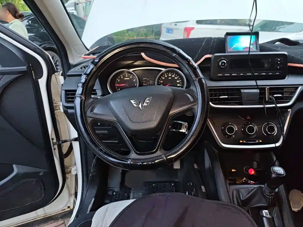 Wuling Hongguang S3 — миниатюра 3