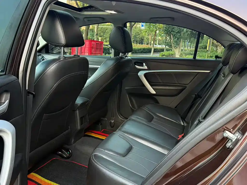 Geely Emgrand — миниатюра 9