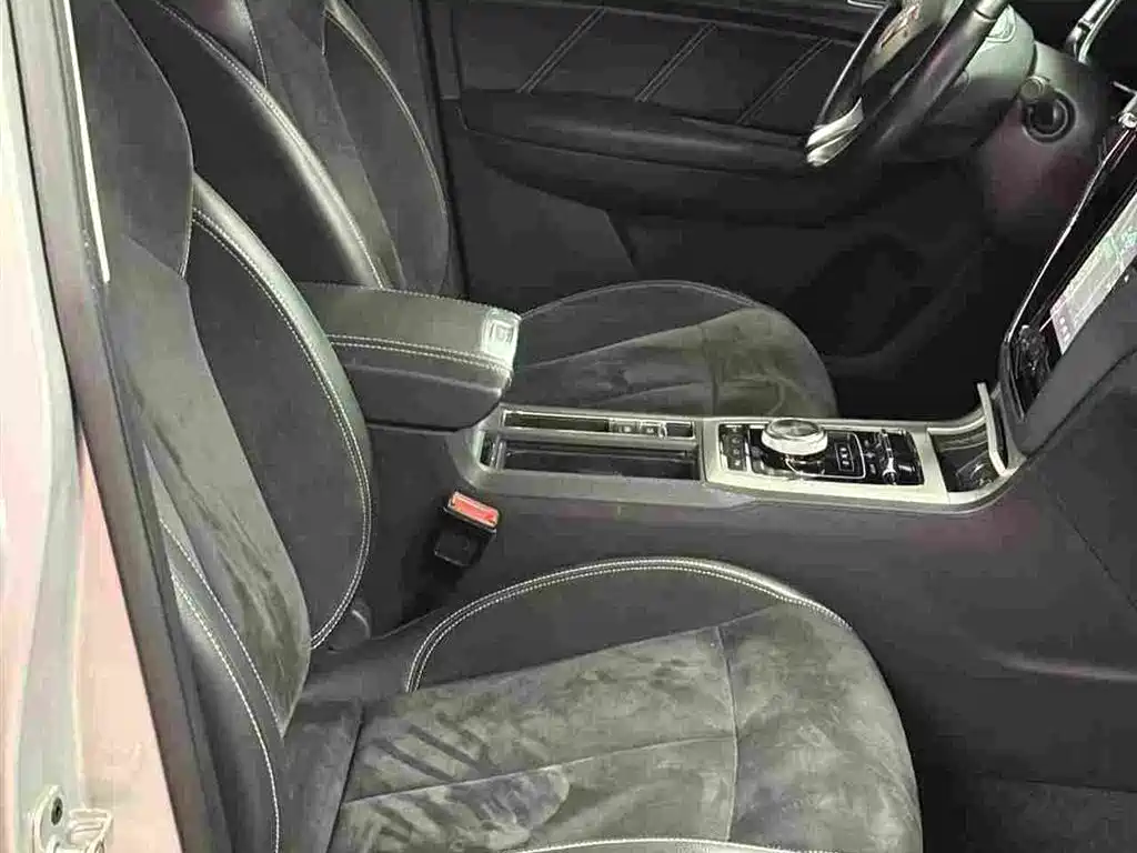 Roewe RX5 New Energy — миниатюра 15