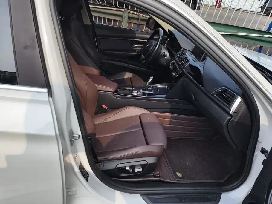 BMW 3 Series — миниатюра 8
