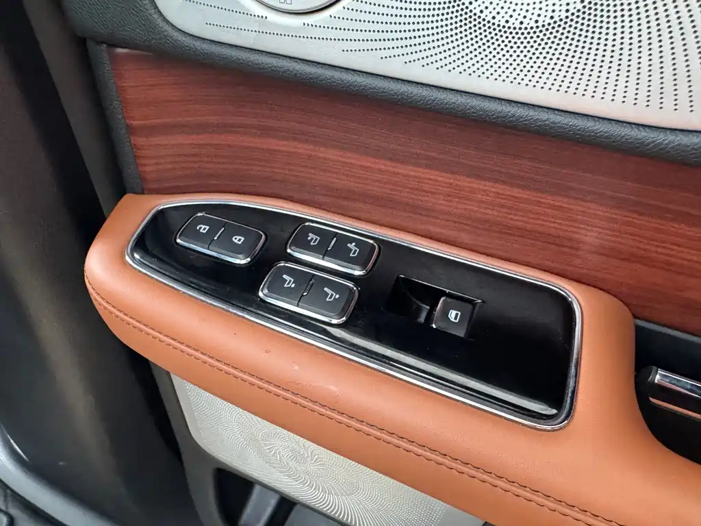 Lincoln Navigator — миниатюра 19