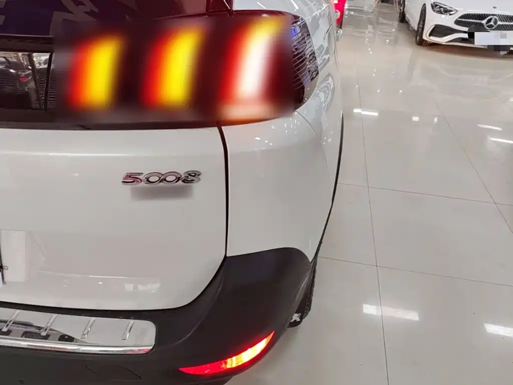 Peugeot 5008 — миниатюра 8