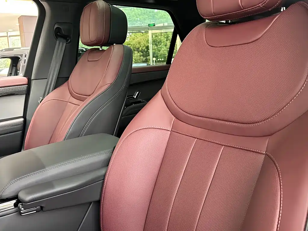 Land Rover Range Rover Sport 2026 400PS Dynamic SE