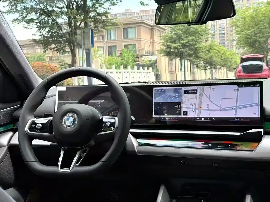 BMW 5 Series — миниатюра 6
